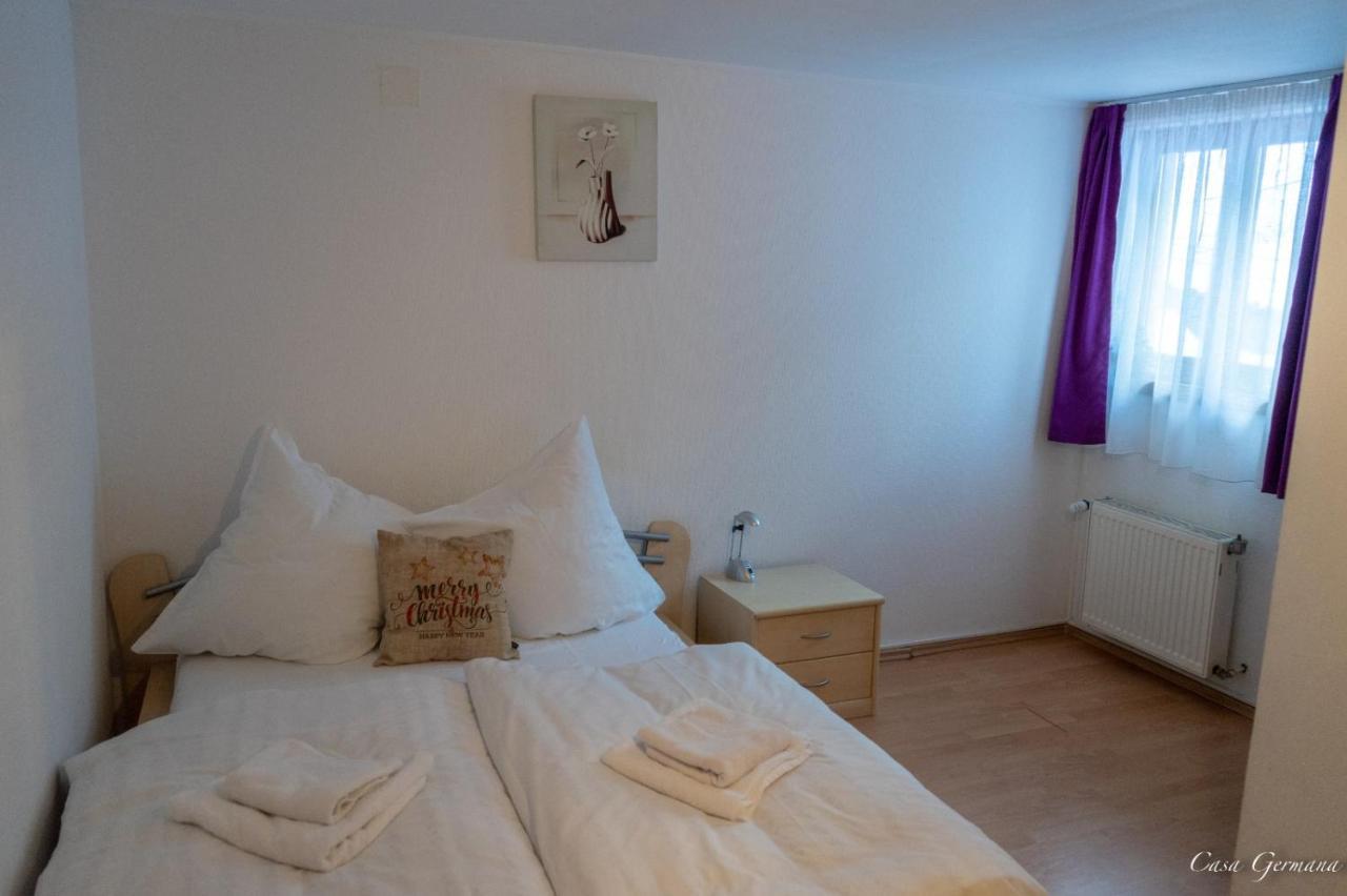 Hôtel Casa Germana à Lupeni  Extérieur photo
